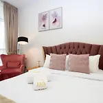 Cozy And Stylish Studio Retreat In Damac Hills